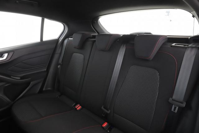 Ford Focus image 7