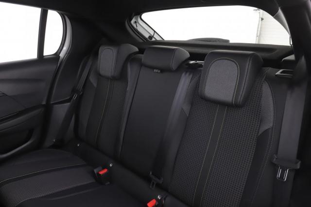 Peugeot 208 image 3
