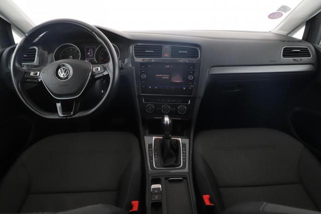 Volkswagen Golf image 6