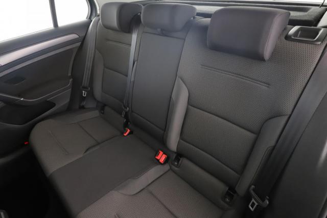 Volkswagen Golf image 5
