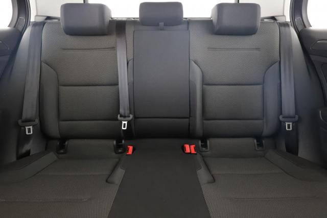 Volkswagen Golf image 7
