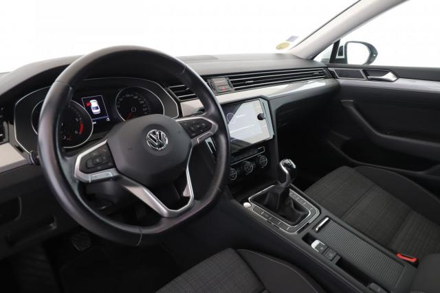 Volkswagen Passat image 1