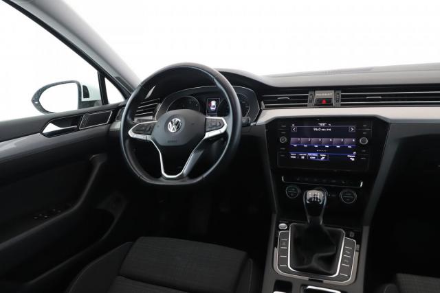Volkswagen Passat image 6