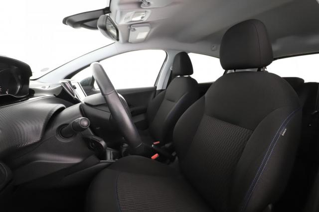 Peugeot 208 image 9