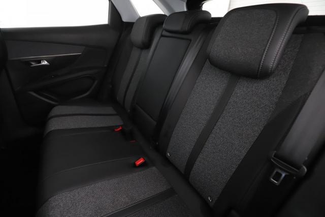 Peugeot 3008 image 3