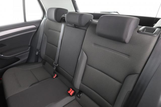 Volkswagen Golf image 9