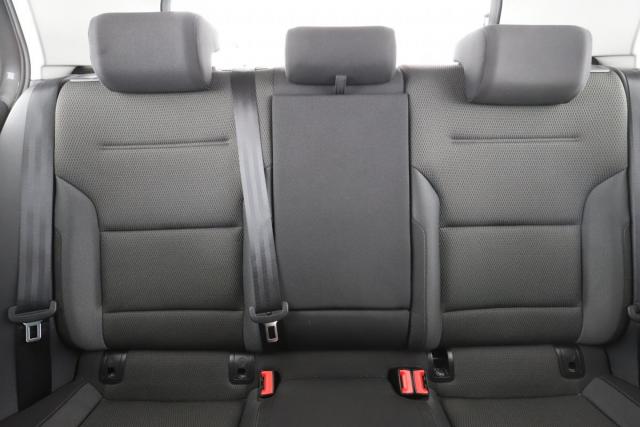 Volkswagen Golf image 7