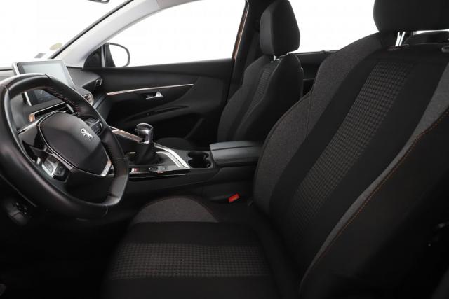 Peugeot 5008 image 1