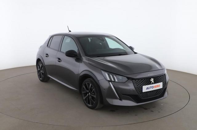 Peugeot 208 image 8