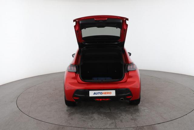 Peugeot 208 image 1