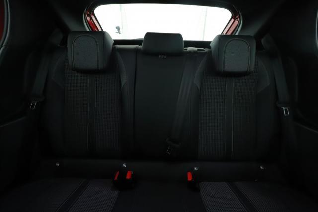 Peugeot 208 image 8
