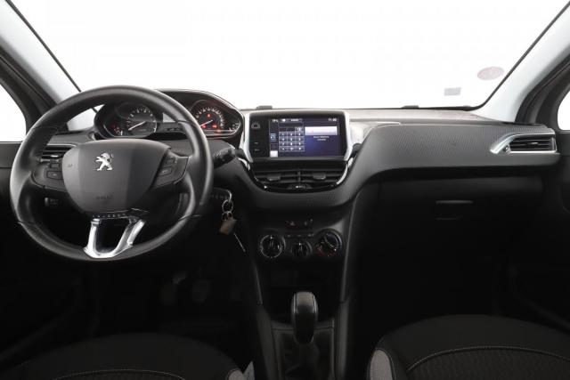 Peugeot 208 image 9