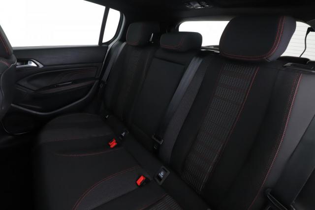 Peugeot 308 image 8
