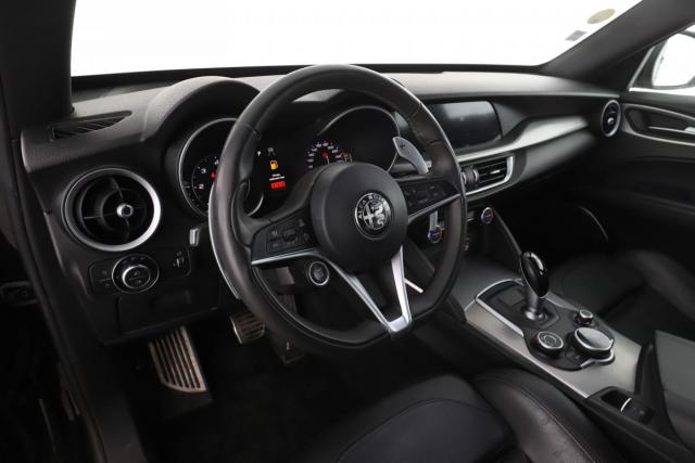 Alfa Romeo Stelvio image 7