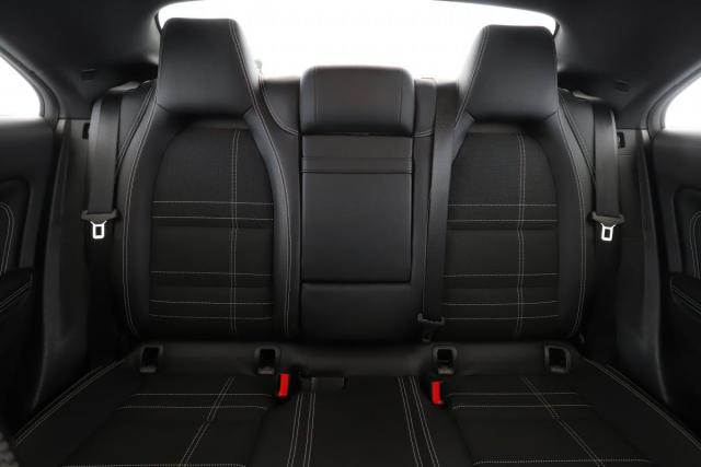 Mercedes Benz Cla image 3