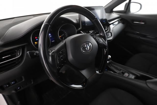 Toyota C-Hr image 7