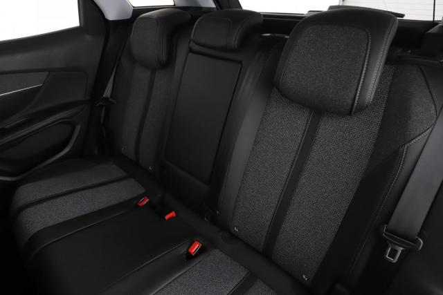 Peugeot 3008 image 6