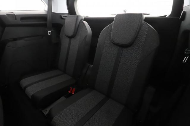 Peugeot 5008 image 2