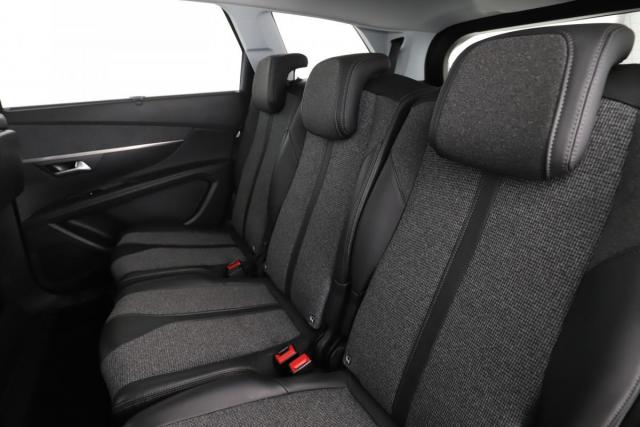 Peugeot 5008 image 4