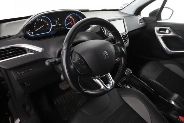 Peugeot 2008 image 3