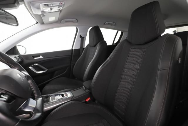 Peugeot 308 image 1