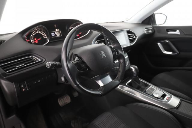 Peugeot 308 image 8