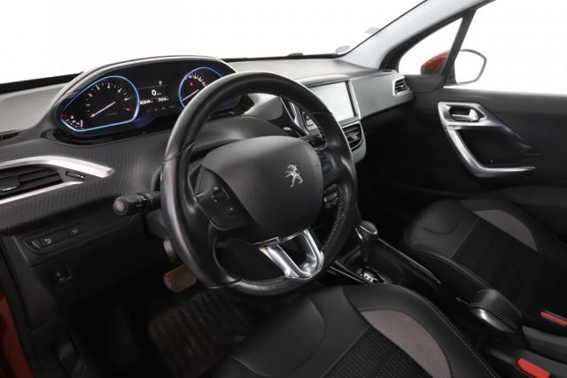 Peugeot 2008 image 2