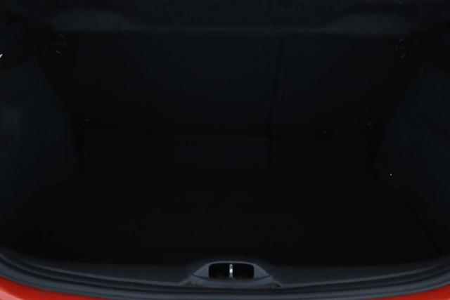 Peugeot 208 image 2