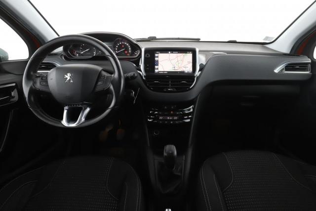Peugeot 208 image 7