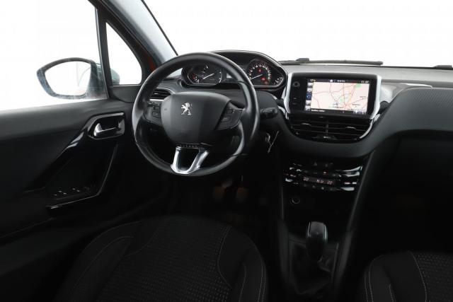 Peugeot 208 image 6
