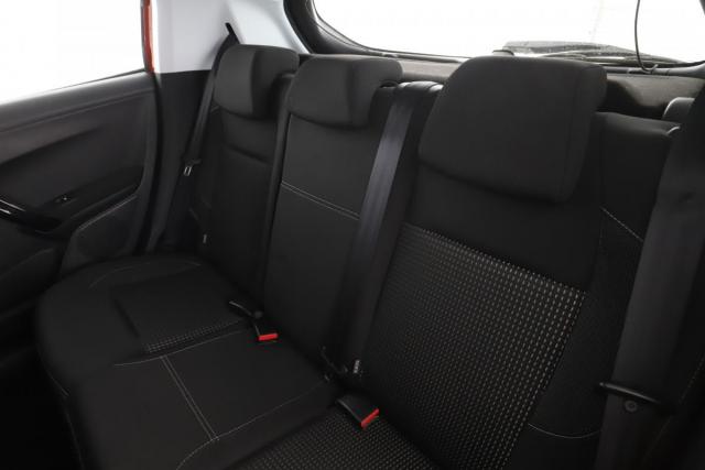 Peugeot 208 image 8