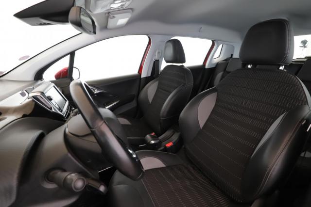 Peugeot 2008 image 1