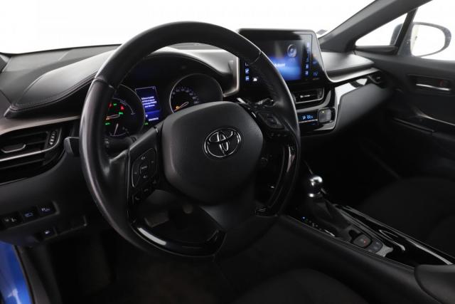 Toyota C-Hr image 2