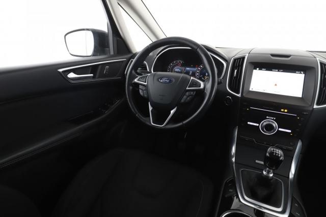 Ford S-Max image 2