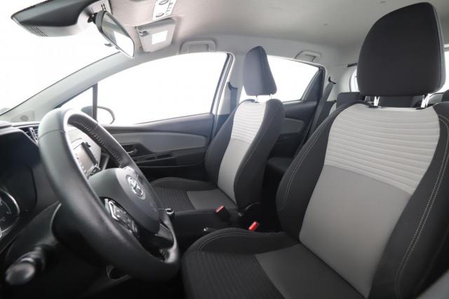 Toyota Yaris image 2
