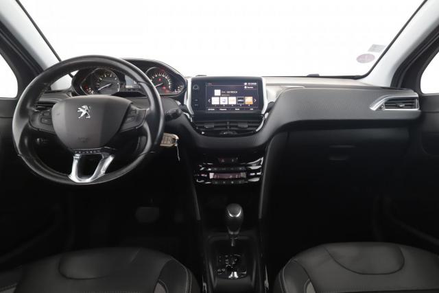 Peugeot 2008 image 8