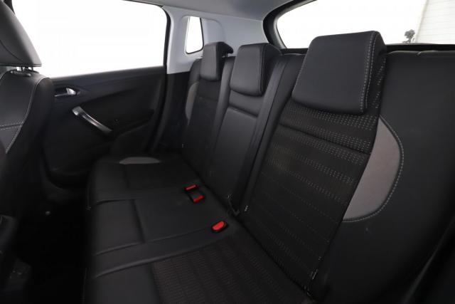 Peugeot 2008 image 6