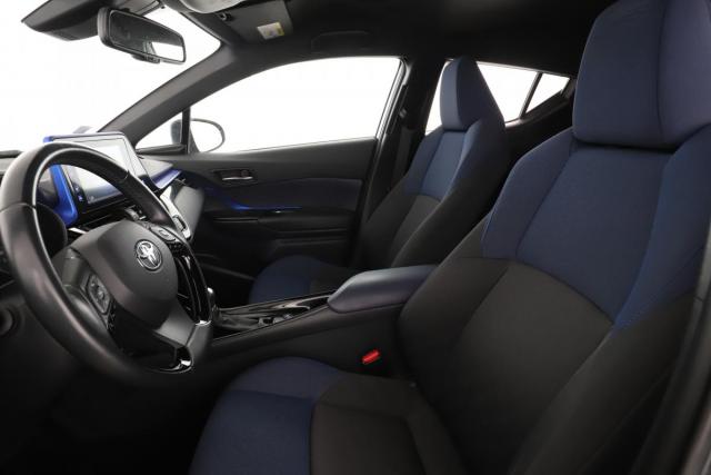 Toyota C-Hr image 9
