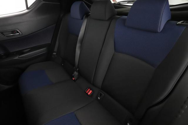Toyota C-Hr image 2