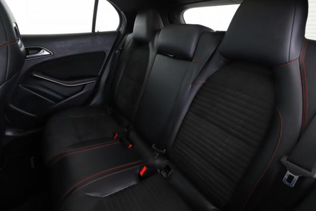 Mercedes Benz Gla image 4