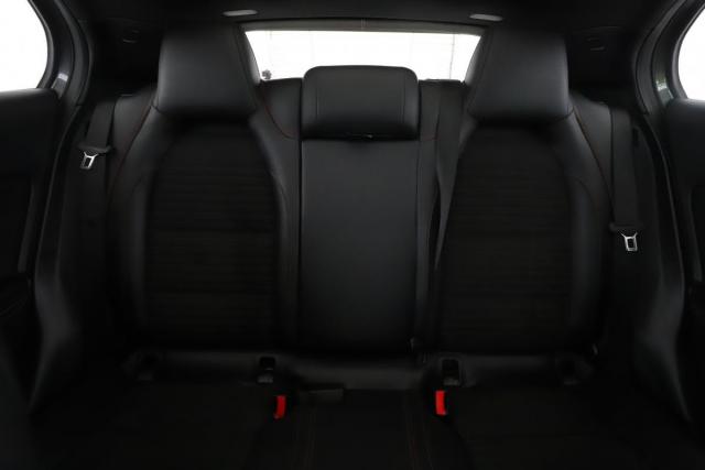 Mercedes Benz Gla image 7