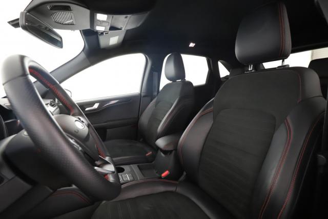 Ford Kuga image 3