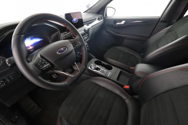 Ford Kuga image 1