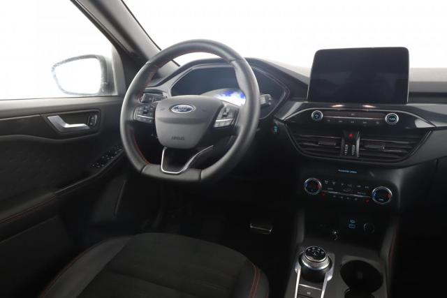 Ford Kuga image 2