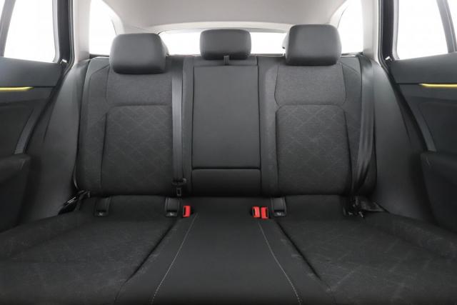 Volkswagen Golf image 2