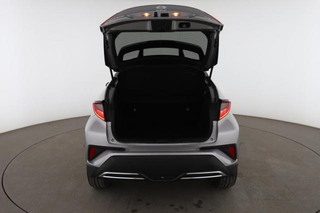 Toyota C-Hr image 6
