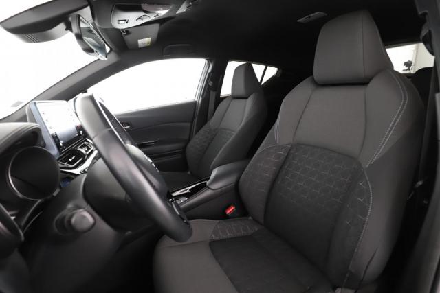 Toyota C-Hr image 9