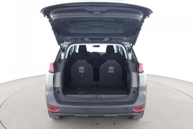 Peugeot 5008 image 1