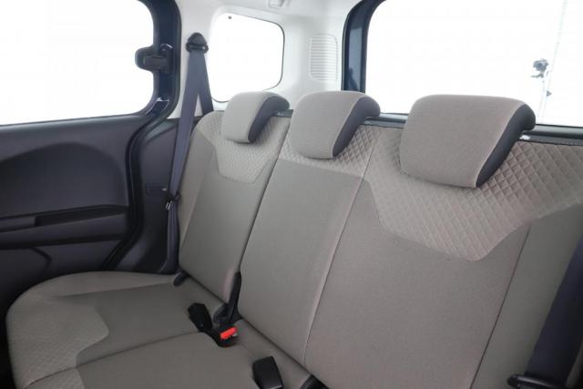 Ford Tourneo image 1