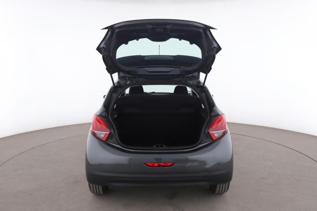 Peugeot 208 image 1